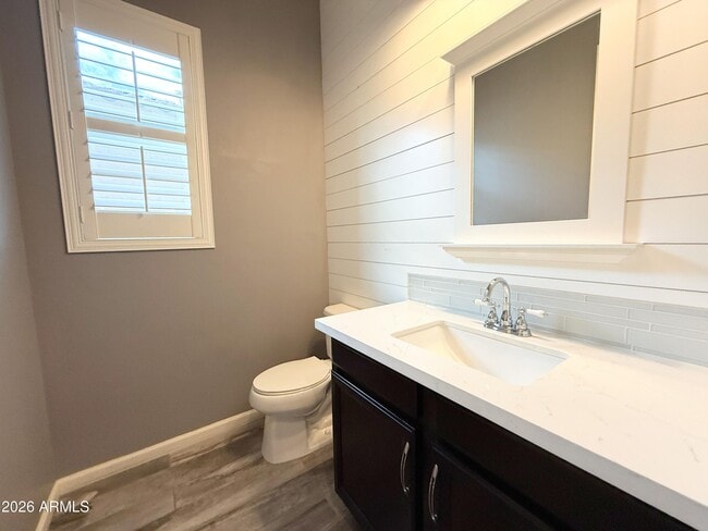 Building Photo - 20618 W Edgemont Ave