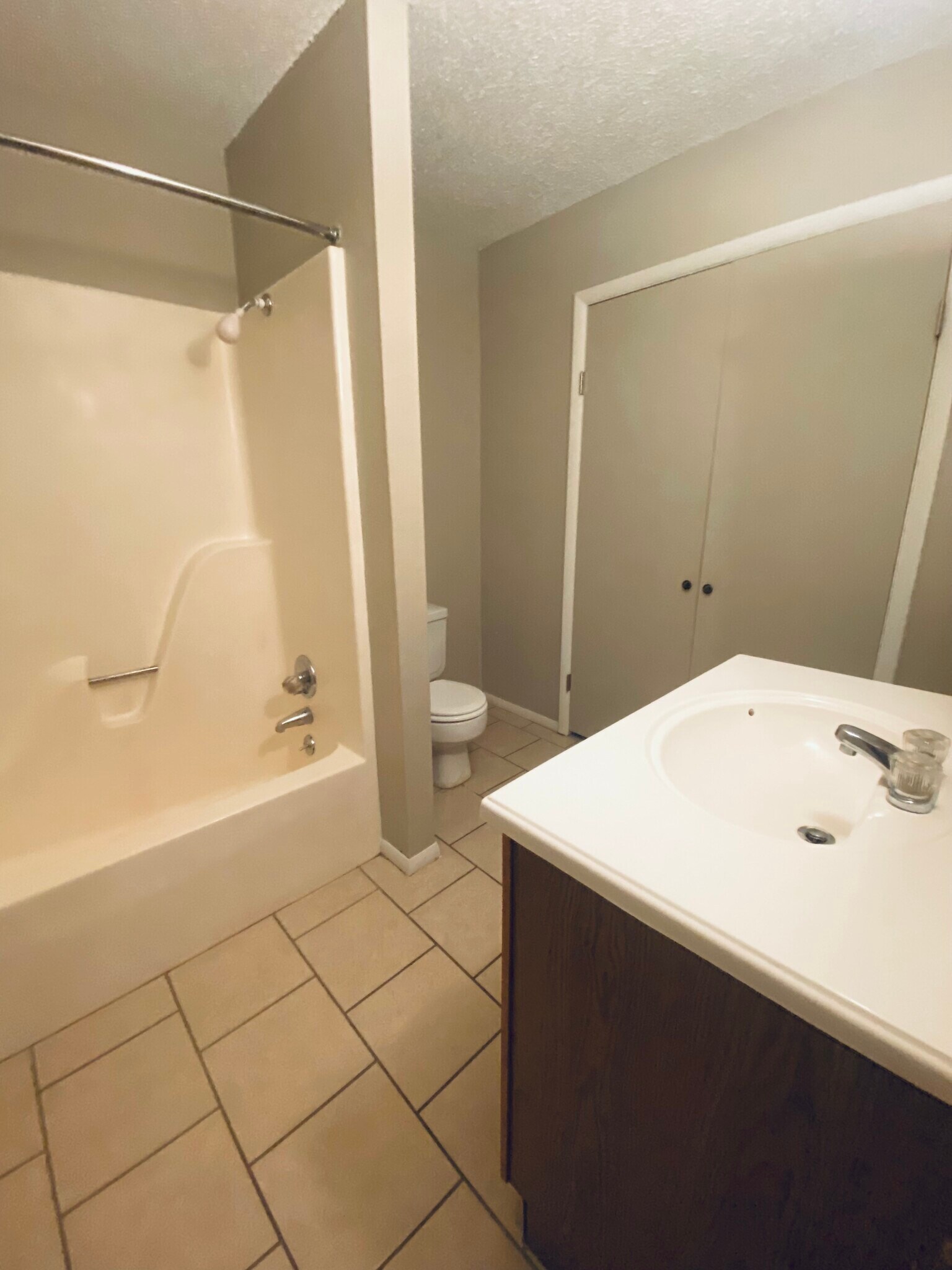 Building Photo - 830 Hardy Springs Cir