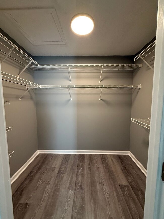 Building Photo - 92 Woodfield Pl