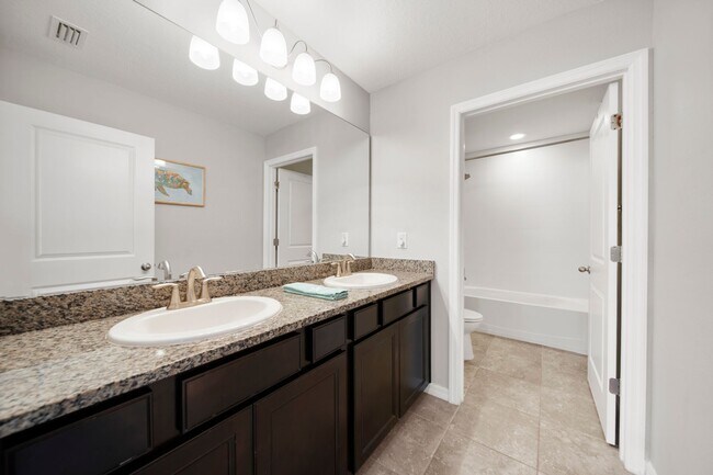 Building Photo - Your Dream Home Awaits!!!
