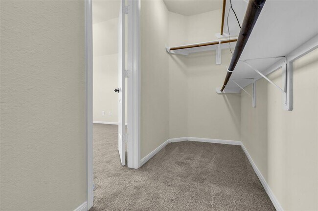 Building Photo - 8306 Columbia Forest Dr