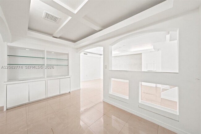 Building Photo - 9674 Fontainebleau Blvd