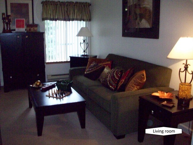 Building Photo - Hunters Glen Apartments