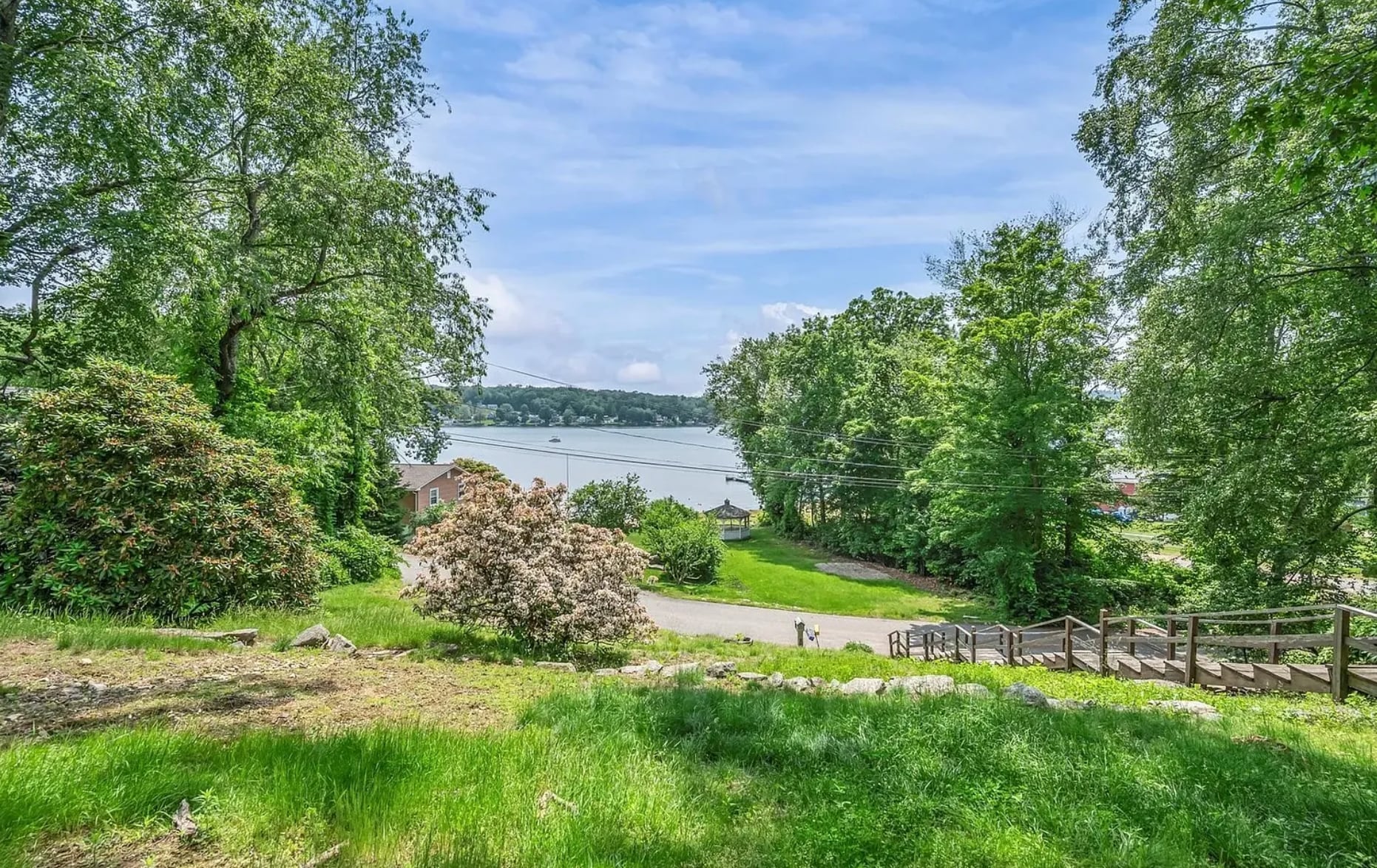 Building Photo - 421 Hemlock Point Dr