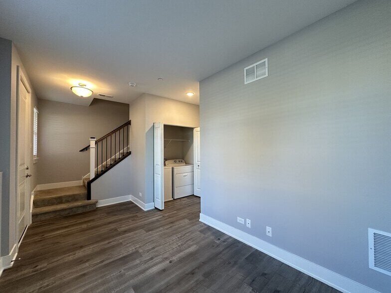 Building Photo - 511 Broadway