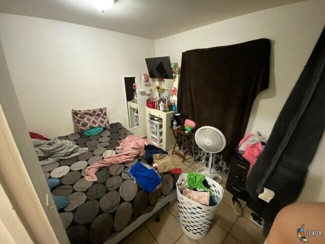 Building Photo - 464 1/2-464 1/2 W Olive Ave