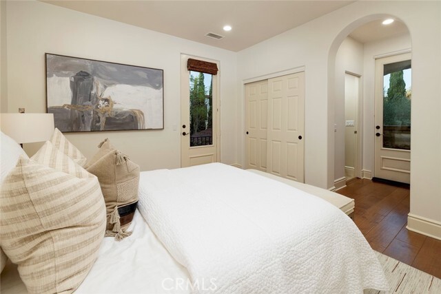 Building Photo - 8 Night Sky