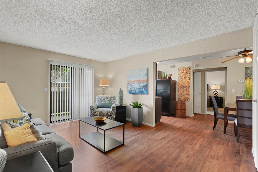 MacArthur Park 812 Kinwest Irving TX 75063 Apartment Finder