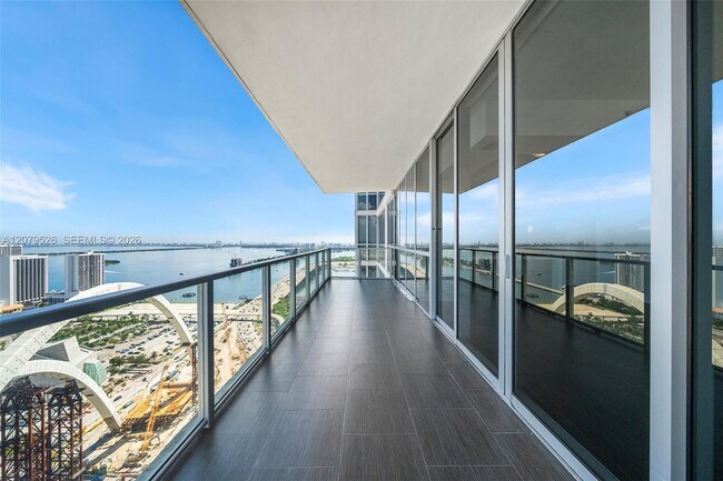 Building Photo - 1100 Biscayne Blvd