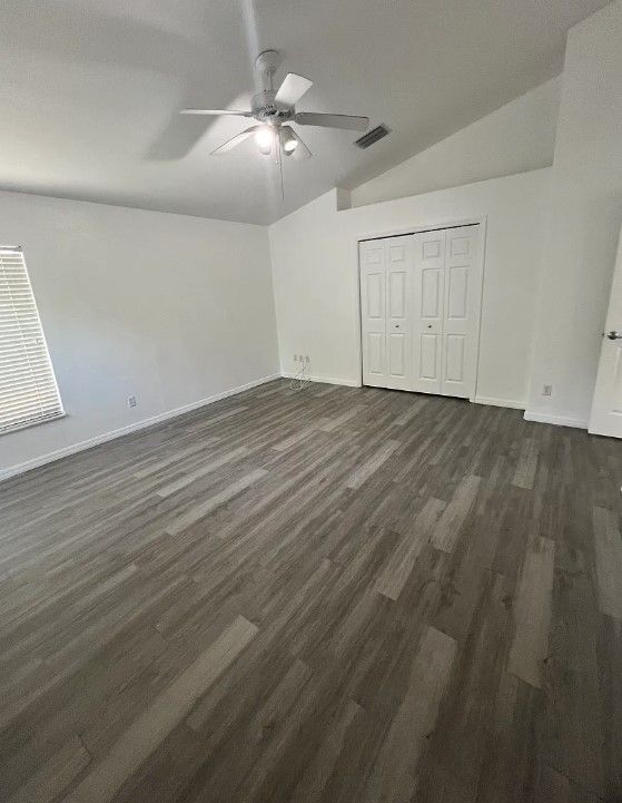 Building Photo - 1821 LONGVIEW Ln