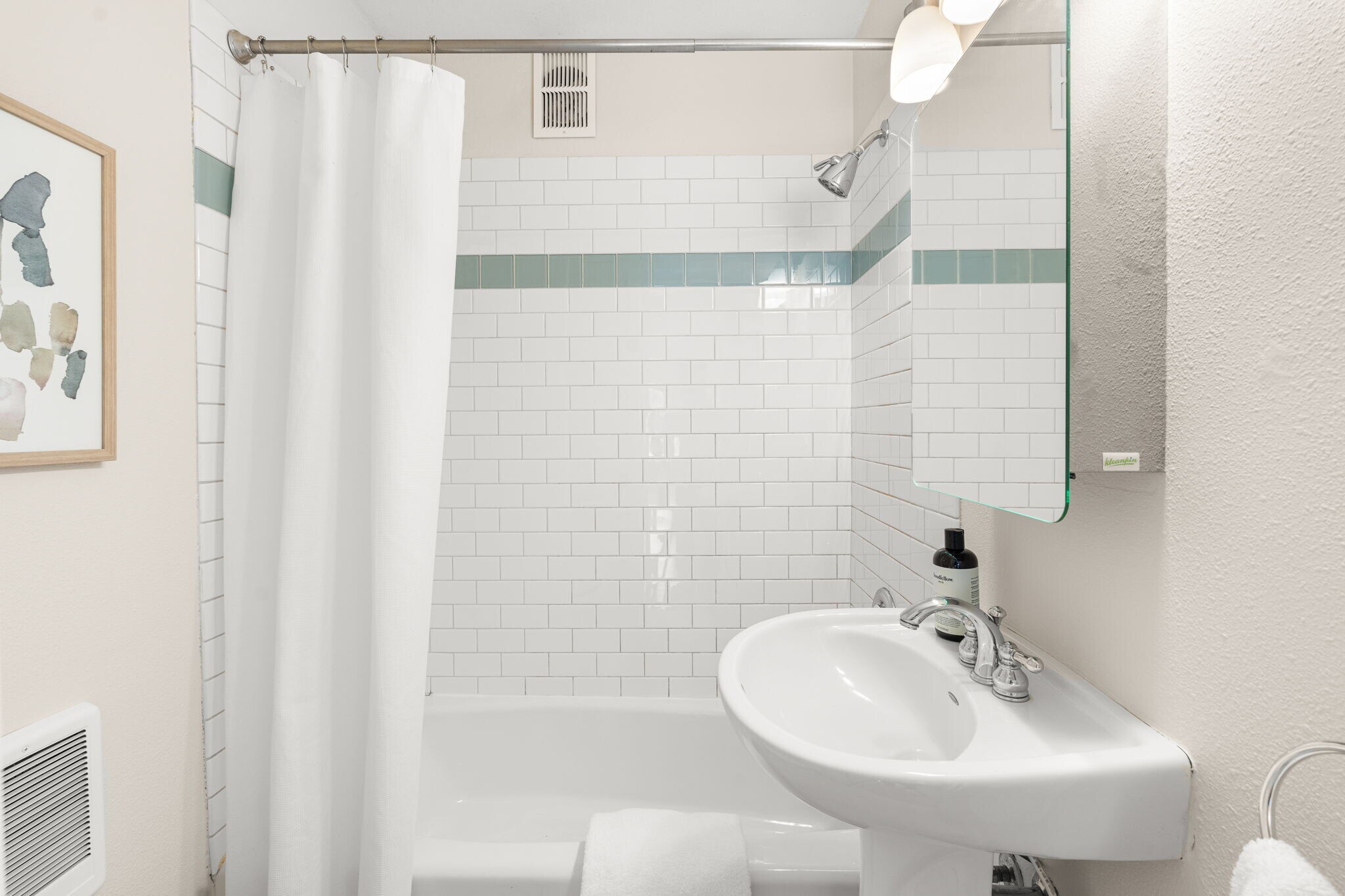 Building Photo - 2438 NE Killingsworth St.