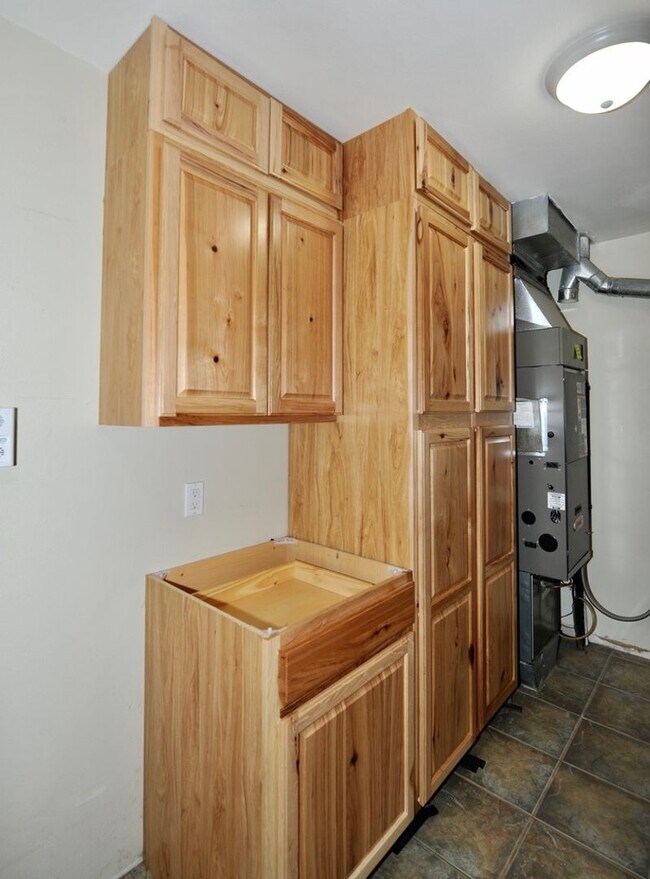 Building Photo - Best Hill Meadows Community- 3 bed 2 bath ...
