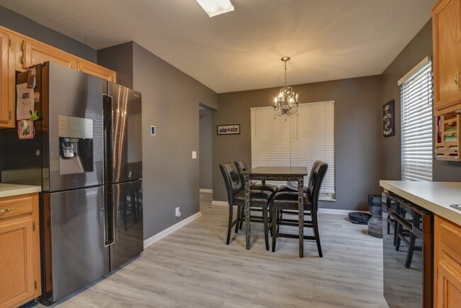 Building Photo - 4 bedroom/3 bathroom coming soon to Mount ...
