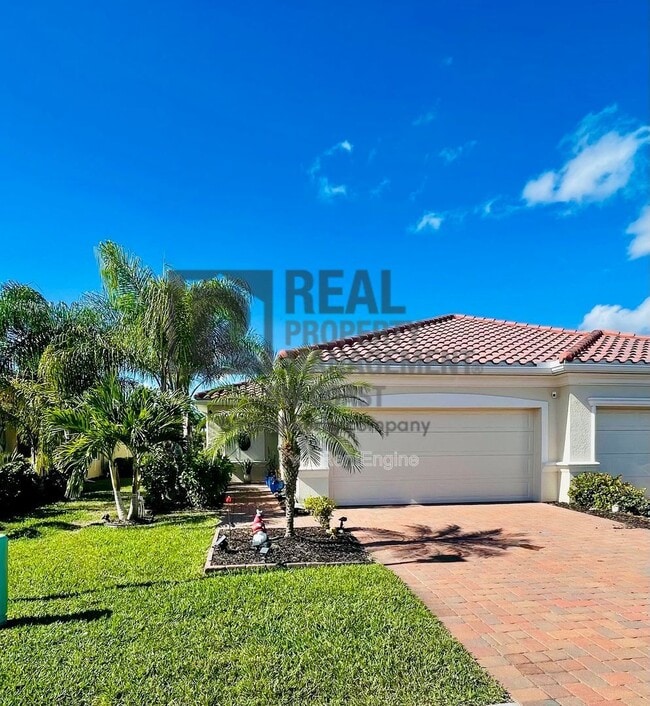 Building Photo - 2555 Vine Ave