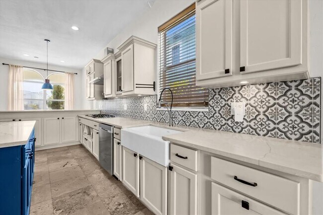 Building Photo - 2327 4th Ave N