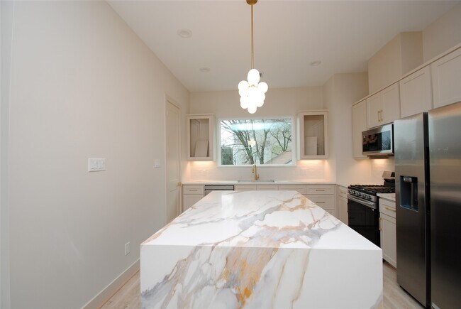 Building Photo - 6312 Illinois St