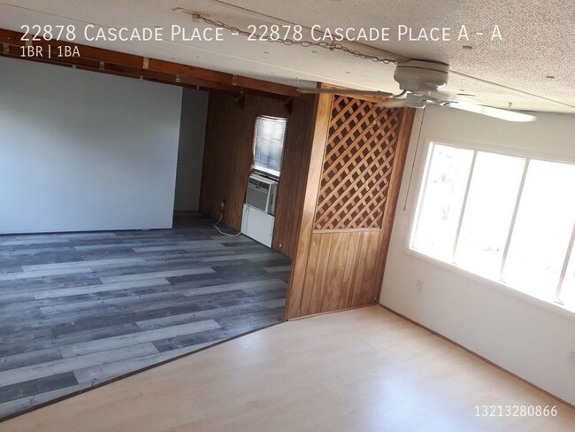 Building Photo - Large Studio Apartment in Mobile Home Comm...