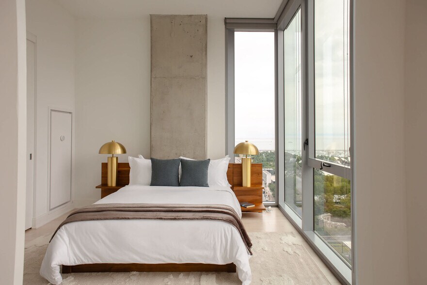 Building Photo - 60 E Randolph St