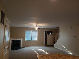 Building Photo - 1726 Glenbridge Rd
