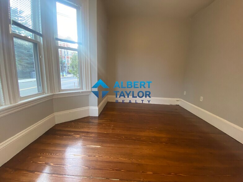 Building Photo - 1568 Tremont St