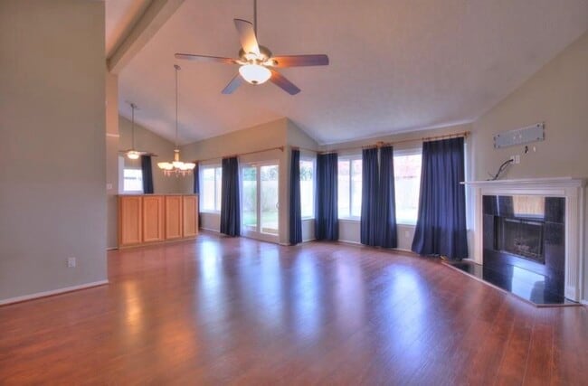 Building Photo - 3039 Becket St