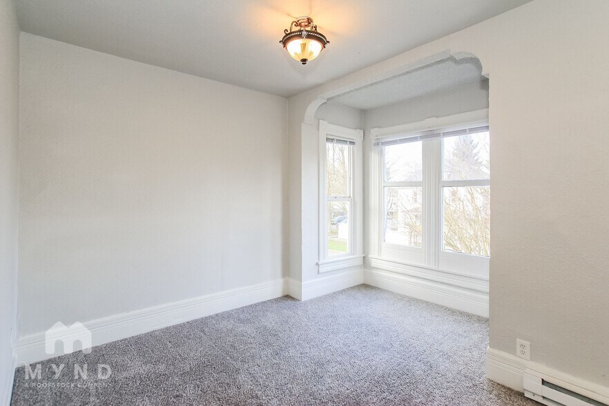 Building Photo - 1214 S 8th St