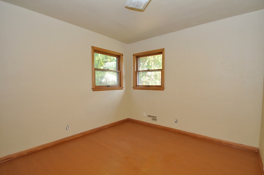 Building Photo - 3036 S Delaware Ave