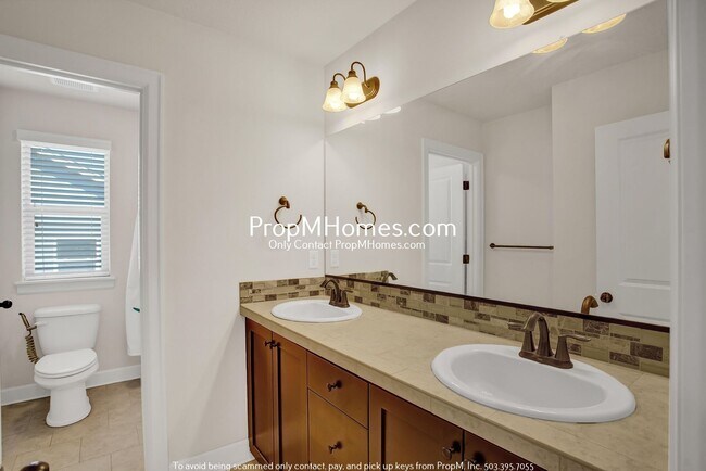 Building Photo - Luxury Four Bedroom Home in SW! Hot Tub In...