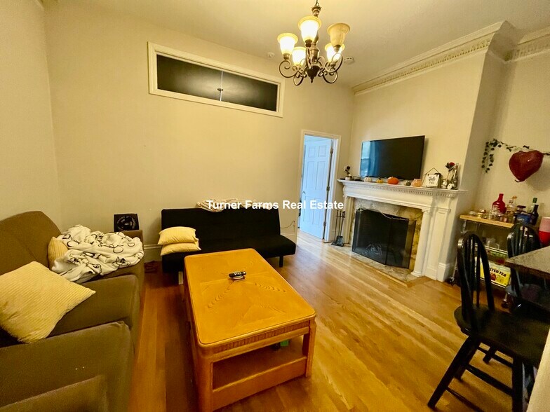 Building Photo - 42 Fenway