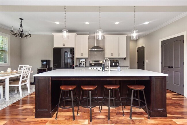 Building Photo - READY FOR SHOWINGS! 4BR Home in Blackman School district