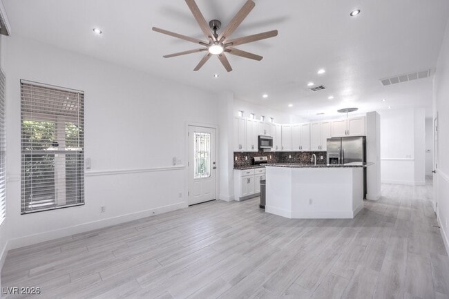 Building Photo - 111 Twin Towers Ave