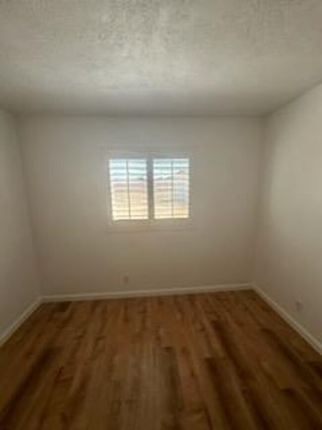 Building Photo - **751 Higgins Rd #28 Barstow** 3 bedroom 2...