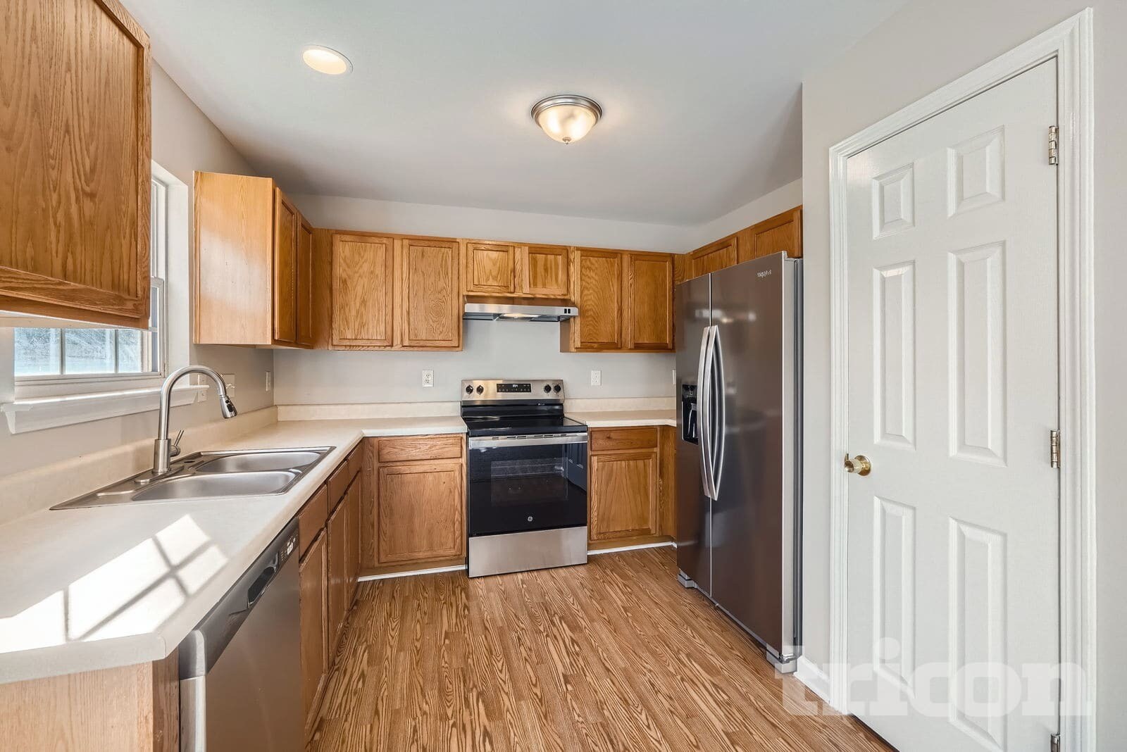 Building Photo - 5819 Twin Brook Dr