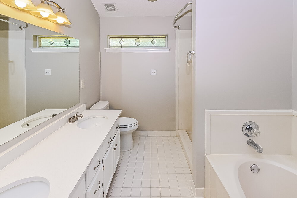 Building Photo - 1700 Brentwood Trce