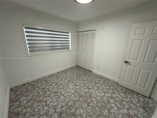 Building Photo - 15640 SW 102nd Pl