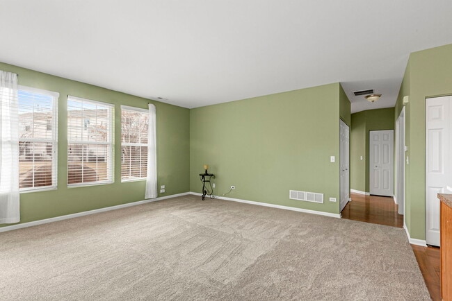 Building Photo - 1607 Millbrook Dr