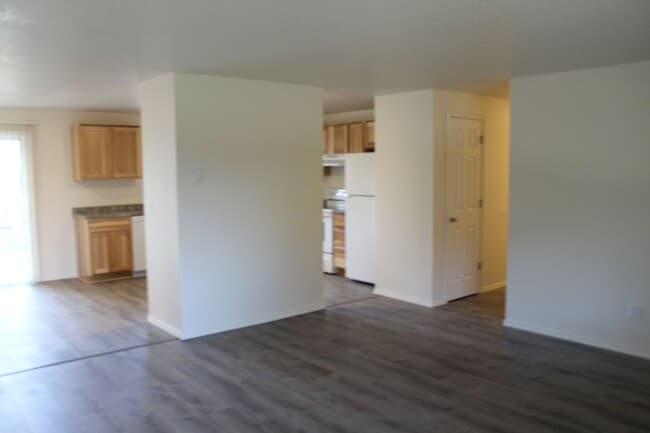 Building Photo - 4 Bed 2 Bath Hillsboro Ranch