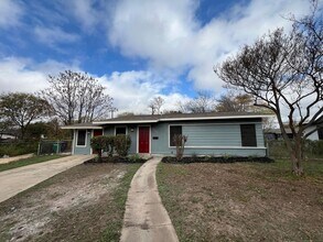 Building Photo - BEAUTIFUL HOME IN SAN ANTONIO TX. MOVE IN READY!.