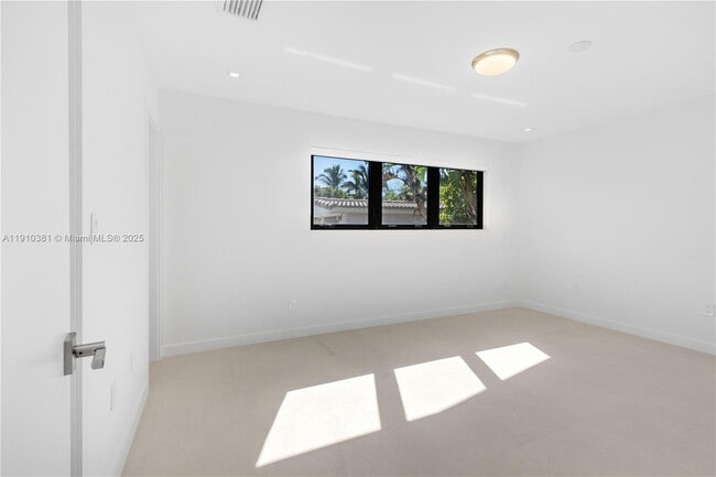 Building Photo - 8000 SW 139th Ter