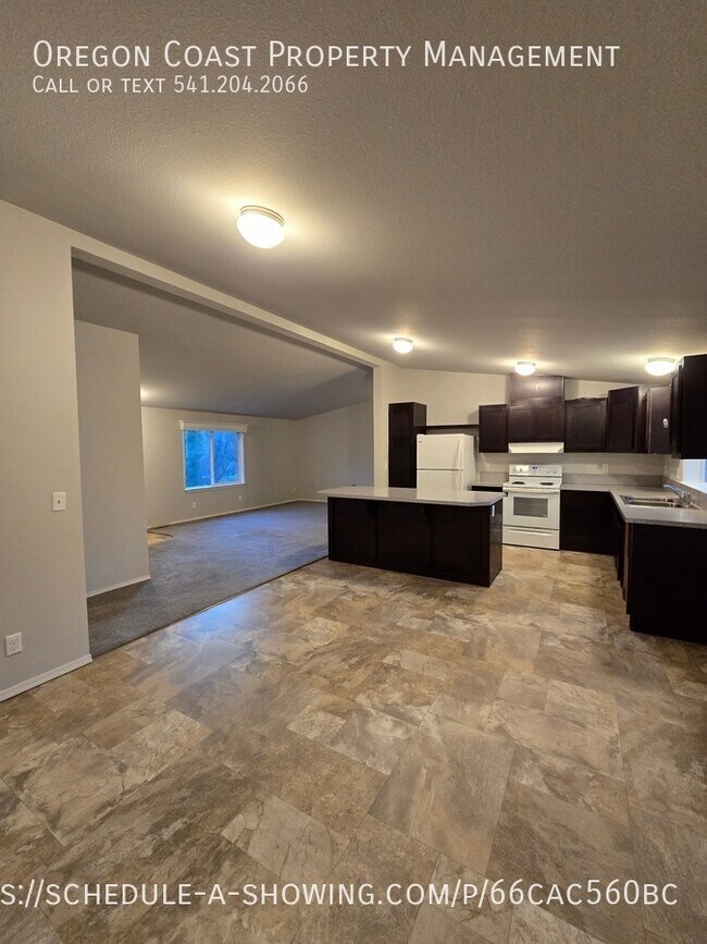 Building Photo - 15 N Hillside Dr