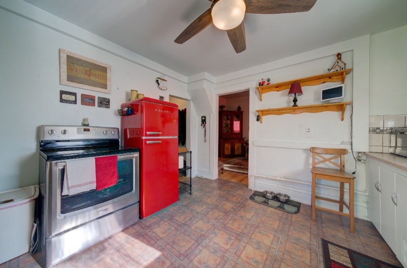 Building Photo - 318 First Ave E