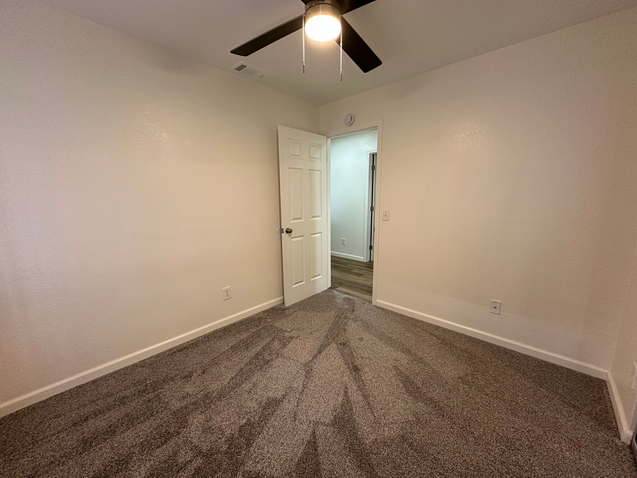 Building Photo - 1371 Marline Ave