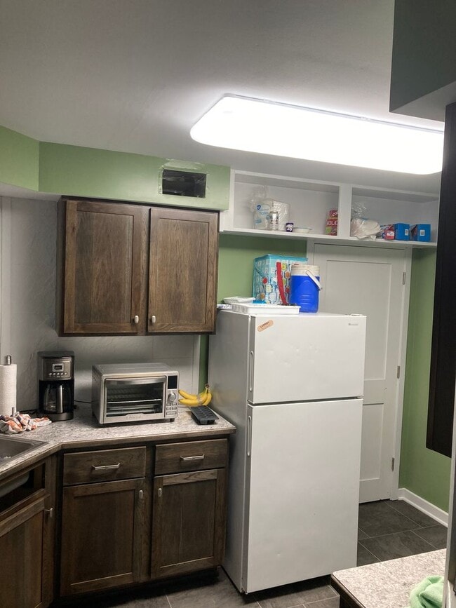 Building Photo - Close to Aggieville & K-State! **Lease from 8/7/26-7/31/27 ONLY!!**