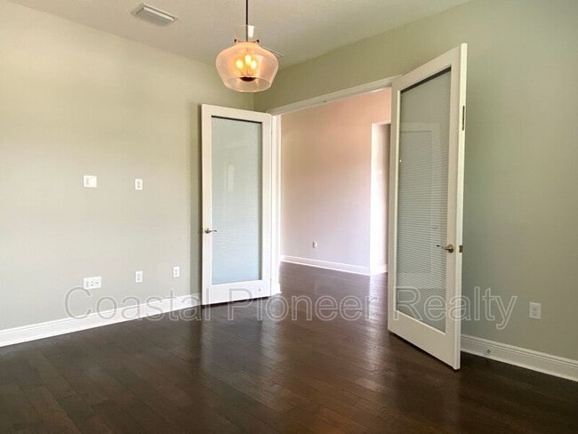 Building Photo - 31134 Spruceberry Ct