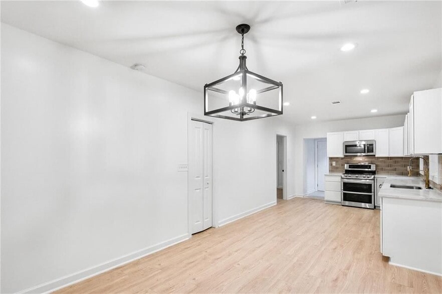 Building Photo - 1967 Browns Mill Rd SE