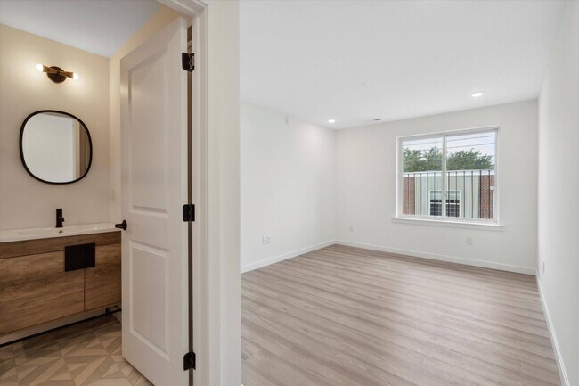 Building Photo - 1338 N 15th St