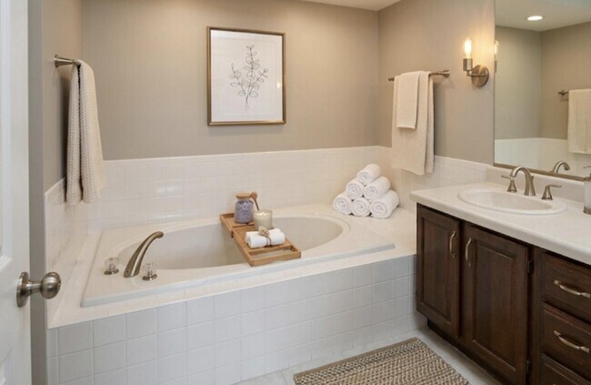 Building Photo - 12020 Lisa Marie Ct