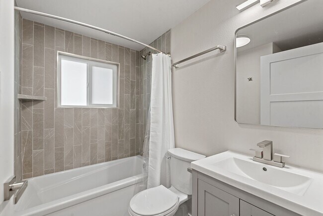 Building Photo - 460 N James Ave