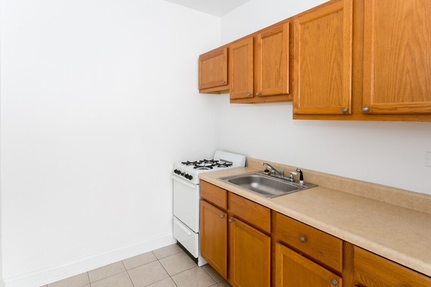 Building Photo - 4856 N Damen Ave