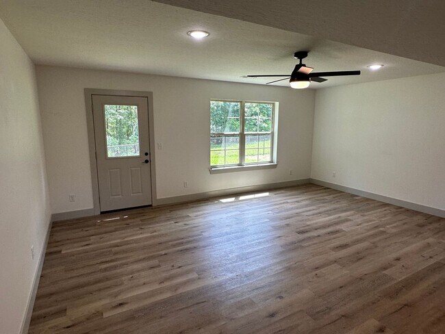 Building Photo - Now Accepting Applications – 4 BED 3 BATH | Summit Pass Subdivision | Waynesville School District